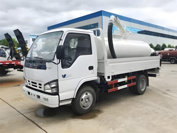 ISUZU 5000L Septic Vacuum Sewer Truck Tanker Right
