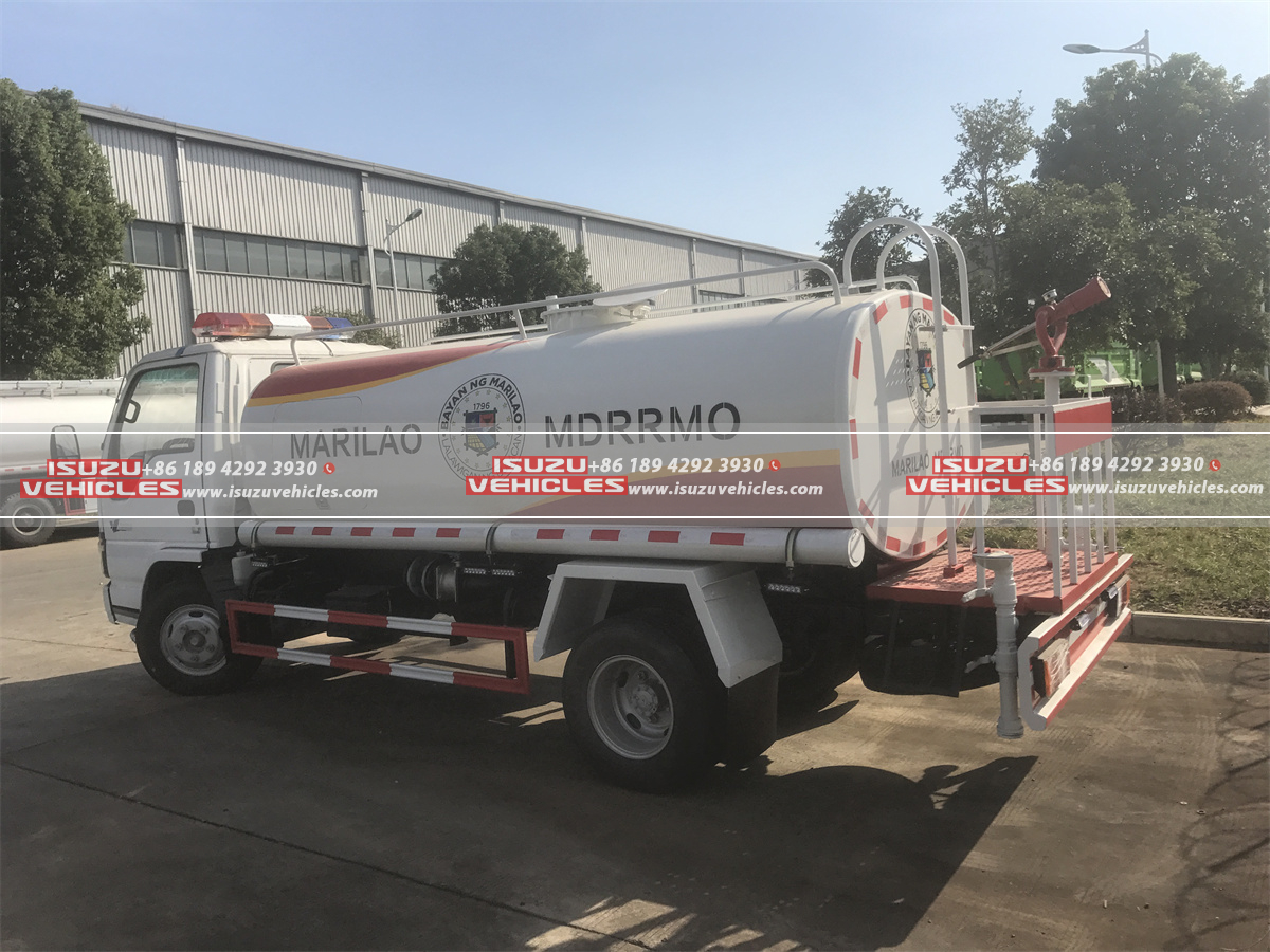 ISUZU 5,000L Water Sprinkler Truck Back View ISUZU 5,000L Water Sprinkler Truck Back View
