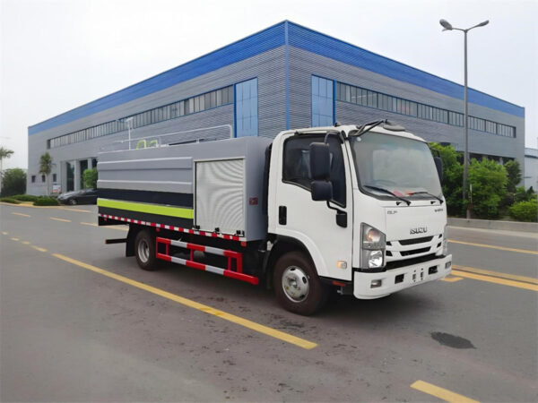 ISUZU 5CBM Fence Cleaning Sweeper Truck