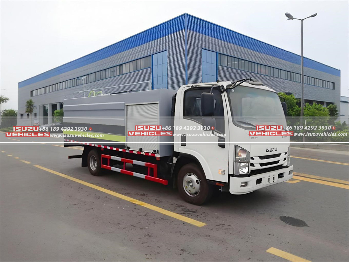 ISUZU 5CBM Fence Cleaning Sweeper Truck ISUZU 5CBM Fence Cleaning Sweeper Truck