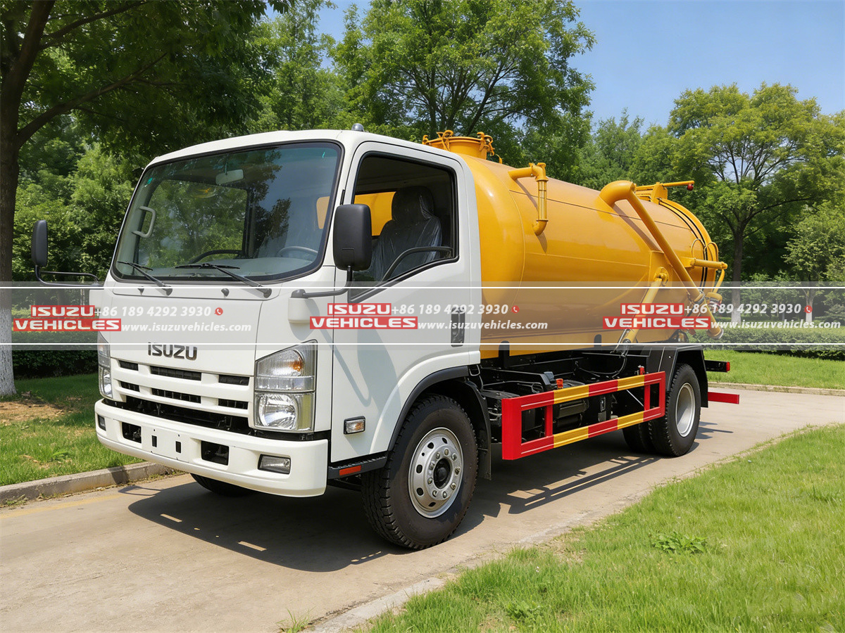 ISUZU 12 Ton Cesspit Emptier Vacuum Truck Side ISUZU 12 Ton Cesspit Emptier Vacuum Truck Side