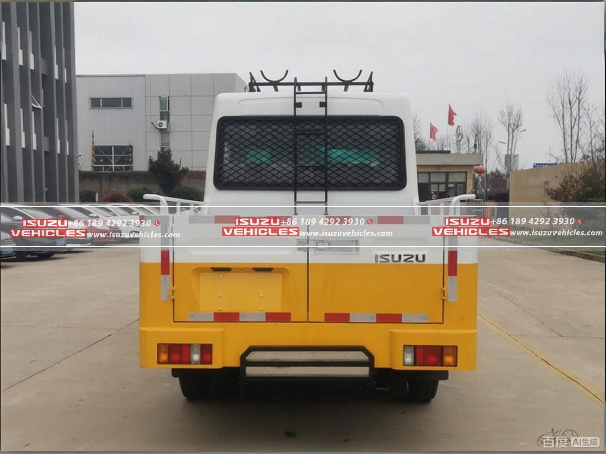 ISUZU 2.5 Meter Work Engineering Truck Back View ISUZU 2.5 Meter Work Engineering Truck Back View