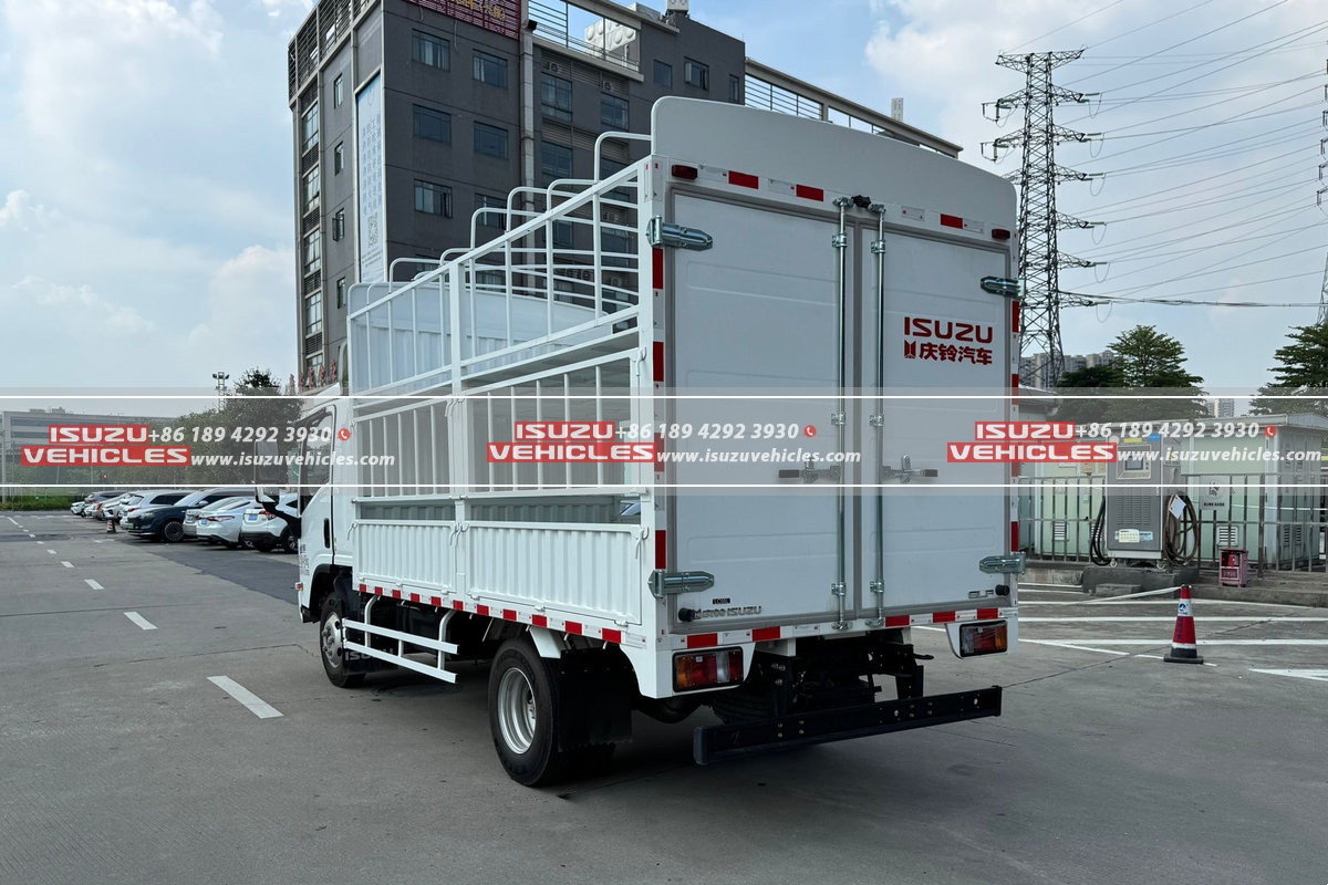 ISUZU 4 Meter Livestock Cargo Truck Back ISUZU 4 Meter Livestock Cargo Truck Back