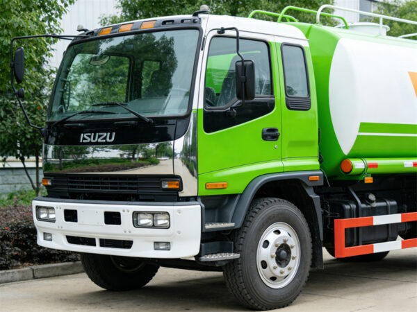 ISUZU 8000L Water Sprinkler Truck Side