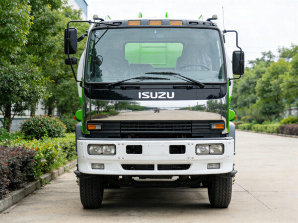 ISUZU 8000L Water Sprinkler Truck Tractor