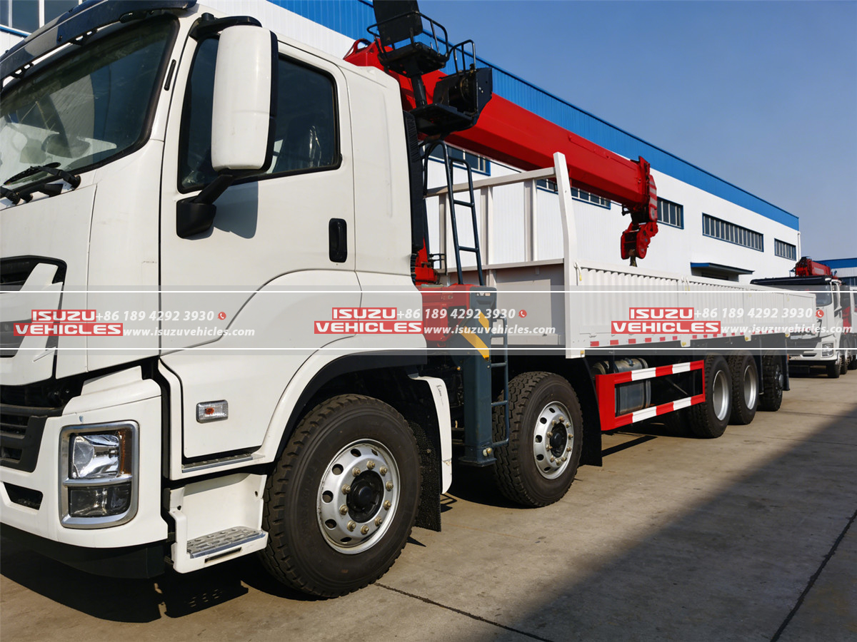 ISUZU GIGA UNIC 15T Telescopic Boom Crane Left ISUZU GIGA UNIC 15T Telescopic Boom Crane Left