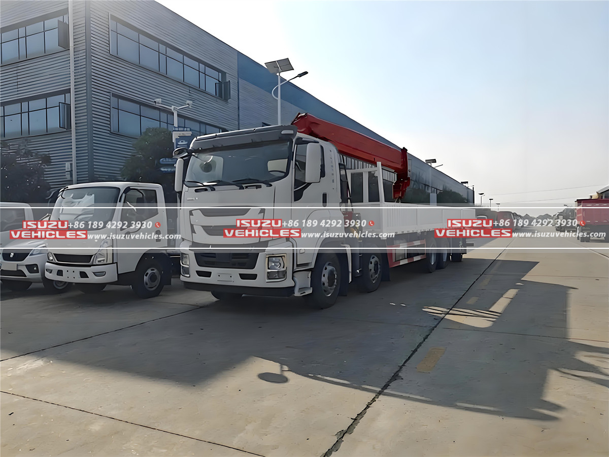 ISUZU GIGA UNIC 15T Telescopic Boom Crane Side ISUZU GIGA UNIC 15T Telescopic Boom Crane Side