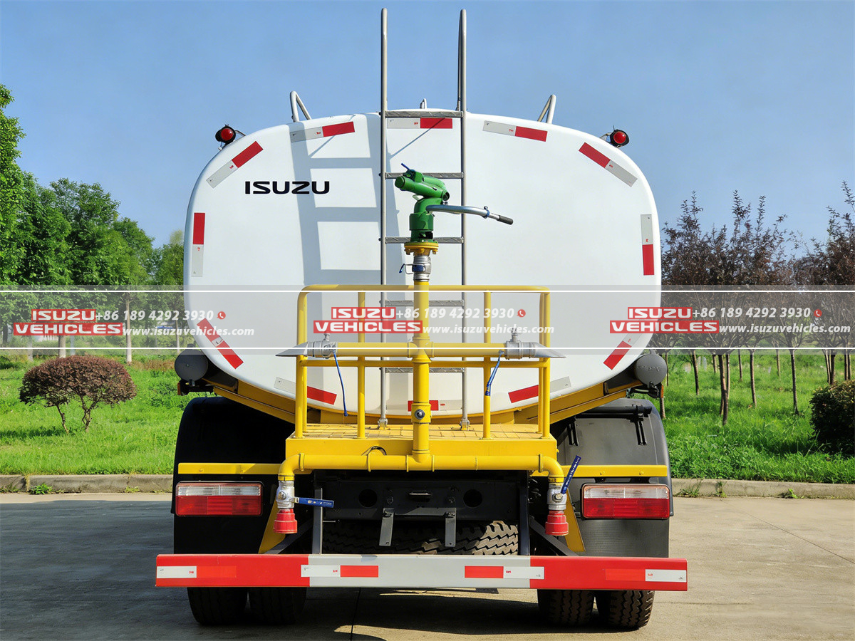 ISUZU Small Water Sprinkler Truck Back ISUZU Small Water Sprinkler Truck Back