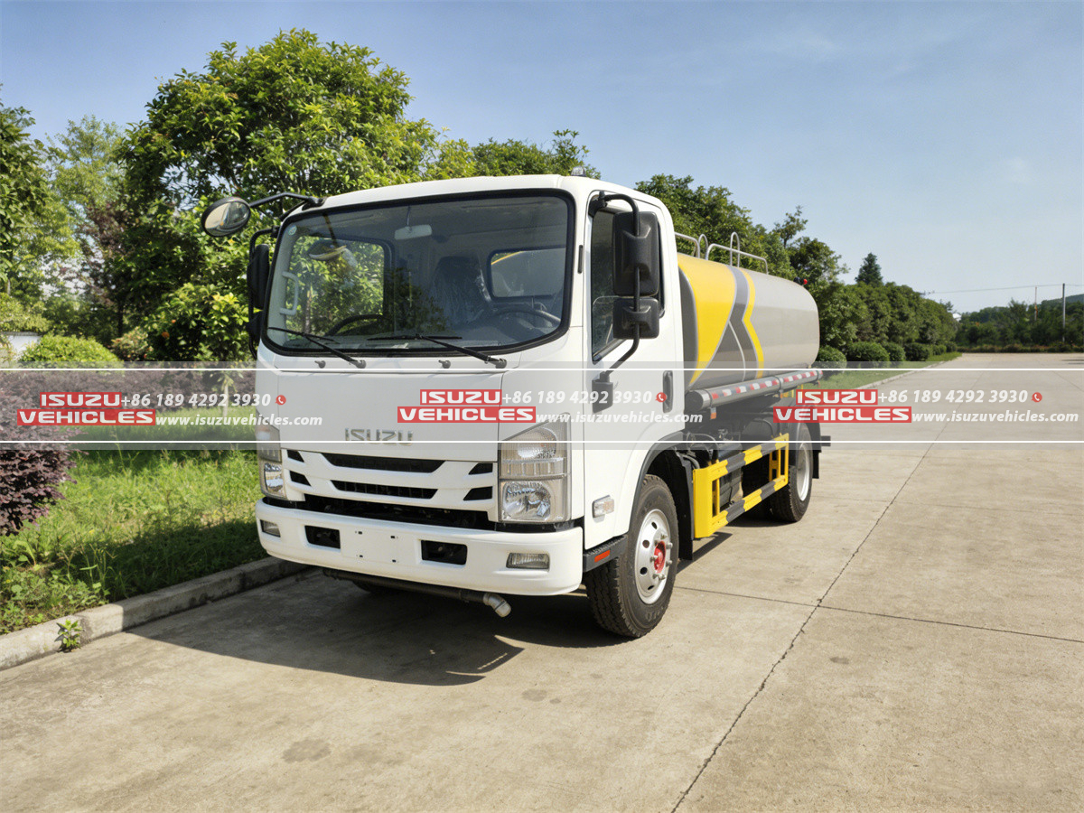 ISUZU Small Water Sprinkler Truck View ISUZU Small Water Sprinkler Truck View