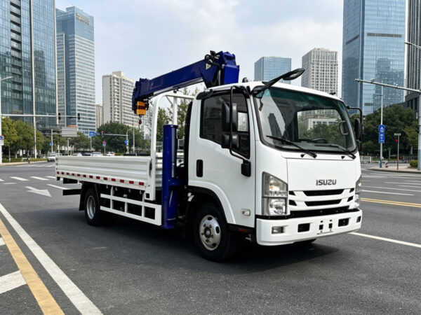 ISUZU 3 Ton XCMG Telescopic Boom Truck