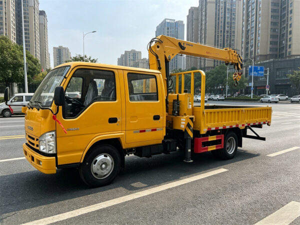 ISUZU 7 Ton Telescopic Boom Crane Truck
