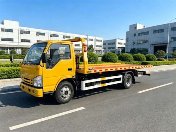 ISUZU 100P 3T Flat Bed Tow Truck​ Side