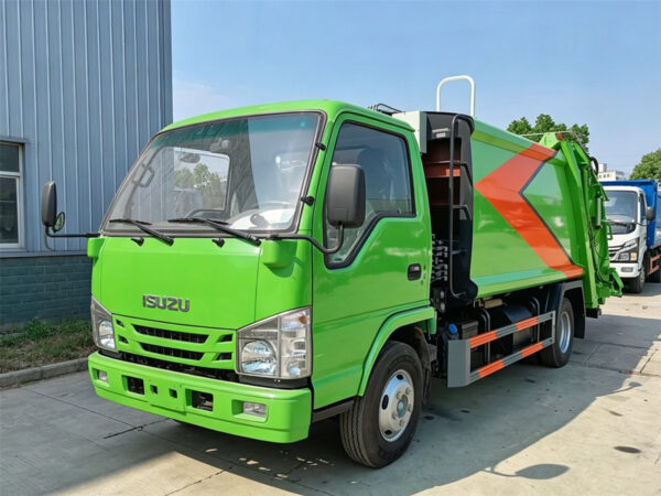 ISUZU 4CBM Rear Loader Garbage Truck