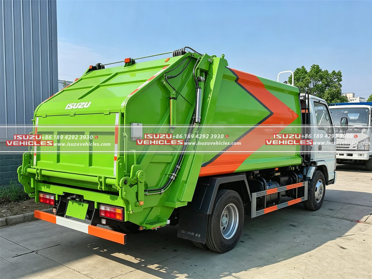 ISUZU 4CBM Rear Loader Garbage Truck Back ISUZU 4CBM Rear Loader Garbage Truck Back