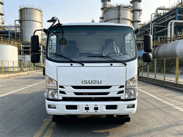 ISUZU 5000L Aircraft Refueling Truck Tractor