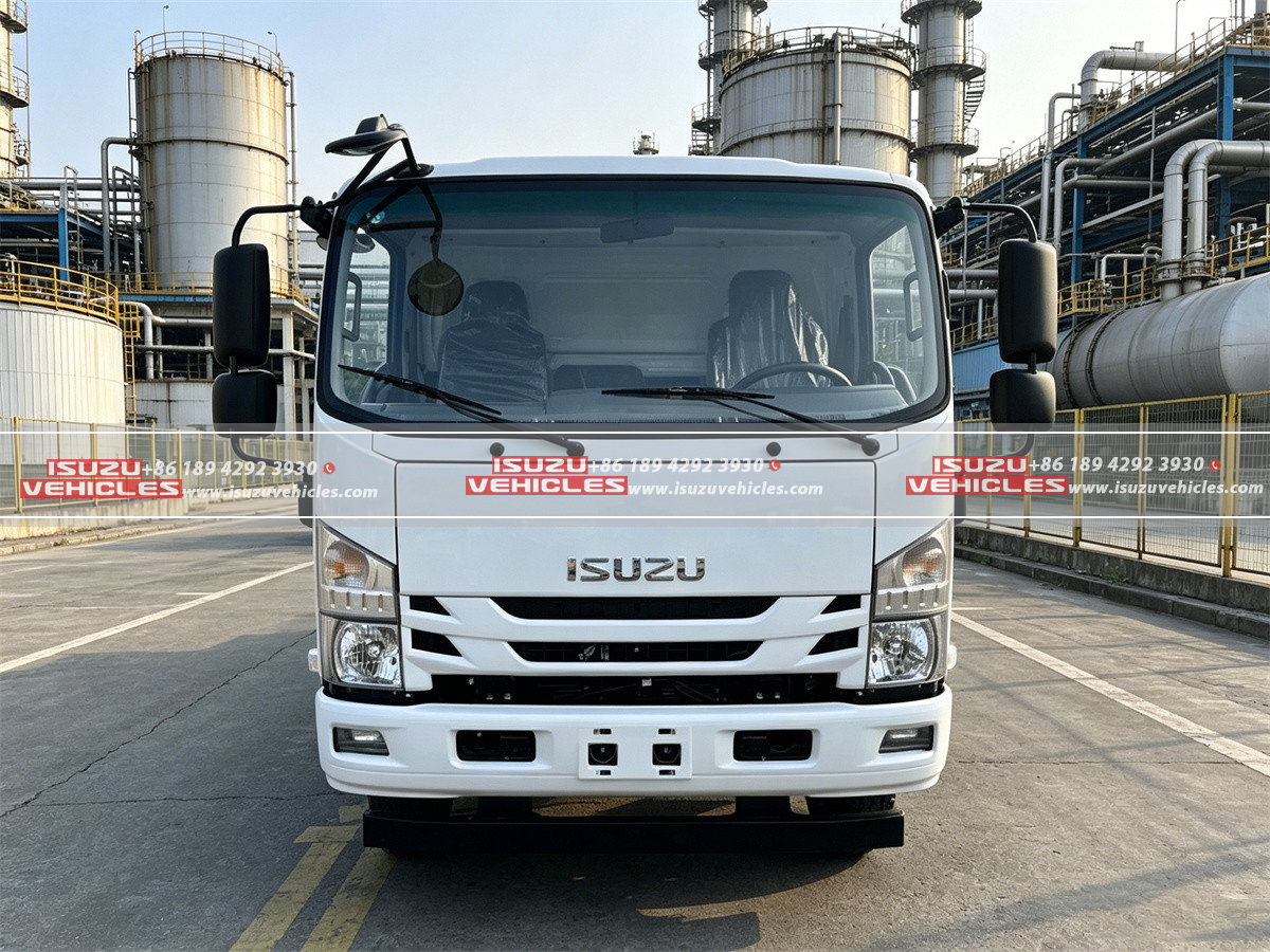 ISUZU 5000L Aircraft Refueling Truck Tractor ISUZU 5000L Aircraft Refueling Truck Tractor