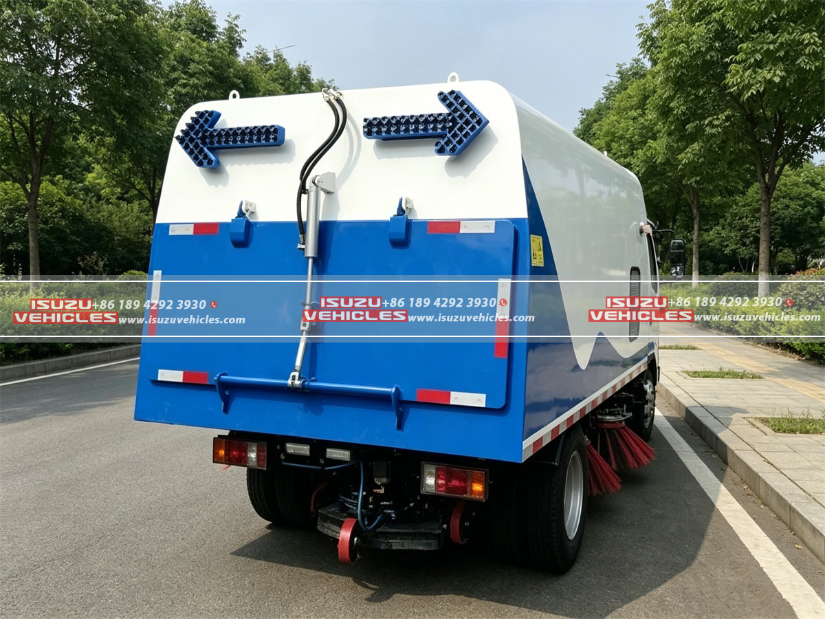 ISUZU 8 CBM Street Sweeper Truck Left Back ISUZU 8 CBM Street Sweeper Truck Left Back