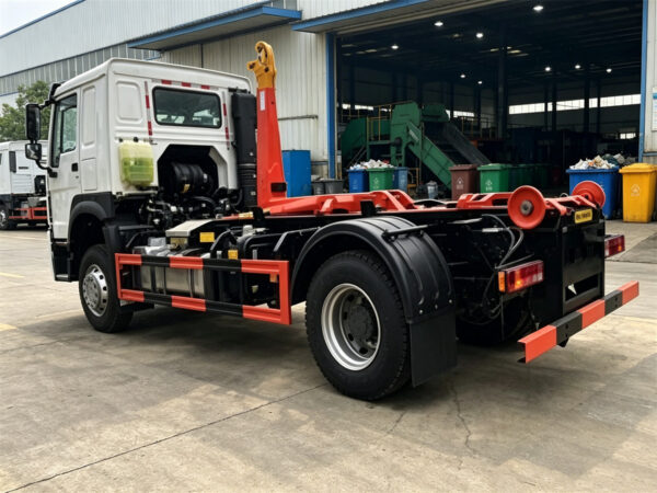 ISUZU 8 Ton Hook Loader Garbage Truck without van