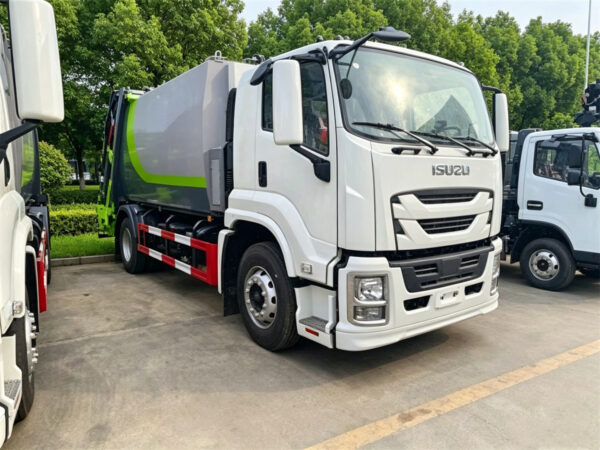 ISUZU GIGA 18 CBM Compactor Garbage Truck Left