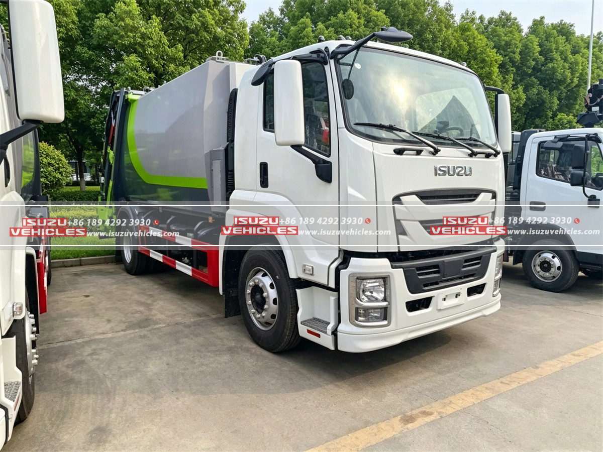 ISUZU GIGA 18 CBM Compactor Garbage Truck Left ISUZU GIGA 18 CBM Compactor Garbage Truck Left