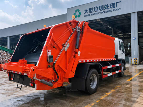 ISUZU 13 CBM Rear Loader Garbage Truck Back