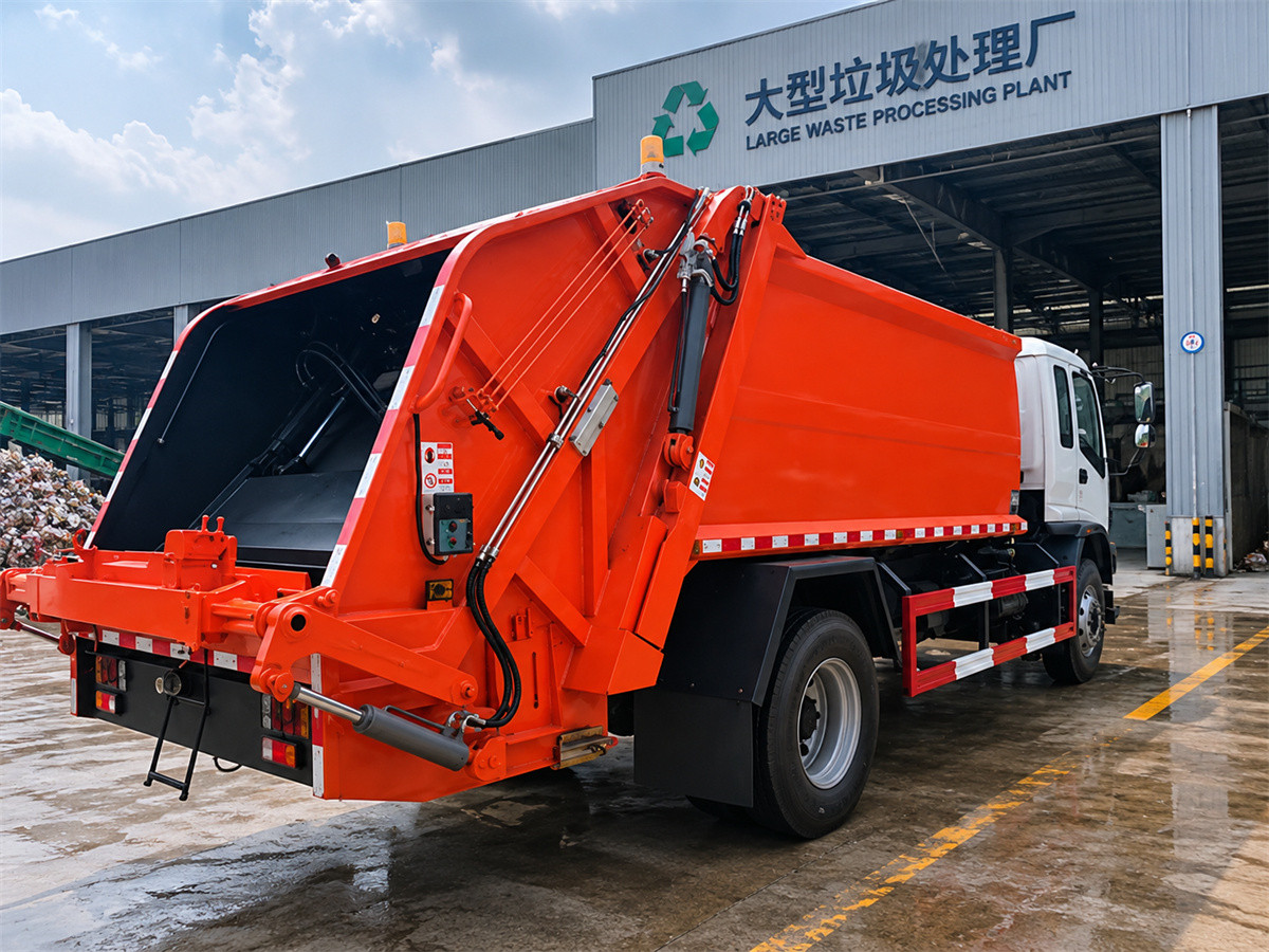 ISUZU 13 CBM Rear Loader Garbage Truck Back ISUZU 13 CBM Rear Loader Garbage Truck Back