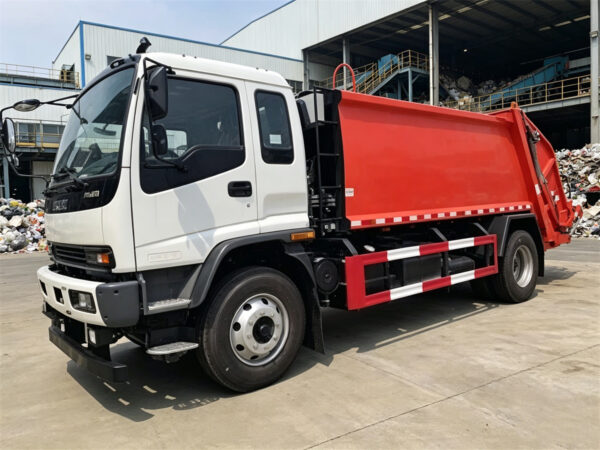 ISUZU 13 CBM Rear Loader Garbage Truck Right