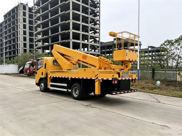 ISUZU 23M Sky Lift Insulated Telescopic Bucket Truck Body