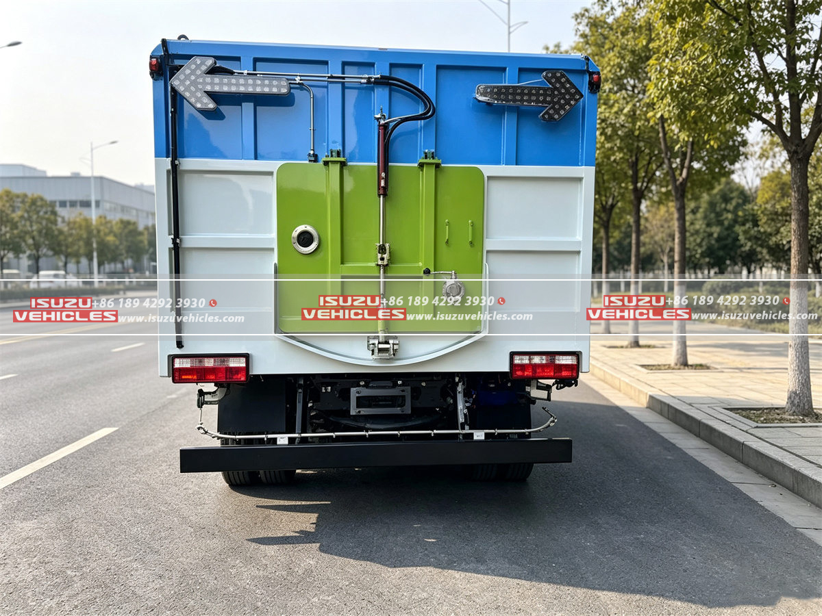 ISUZU 6 CBM Electric Road Sweeper Truck Back ISUZU 6 CBM Electric Road Sweeper Truck Back