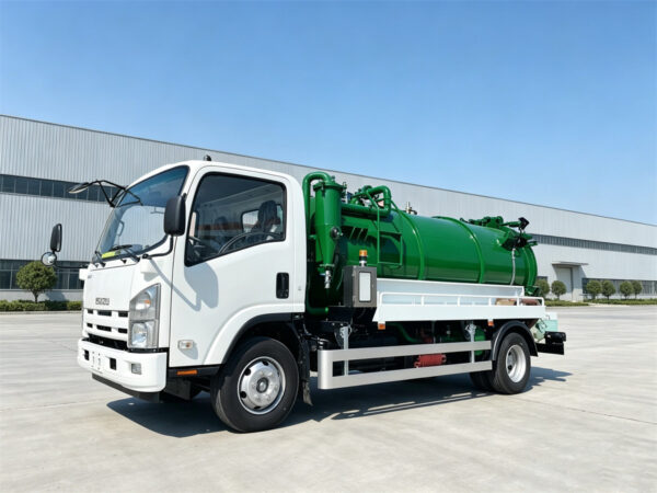ISUZU 6000L Vacuum Sewer Truck