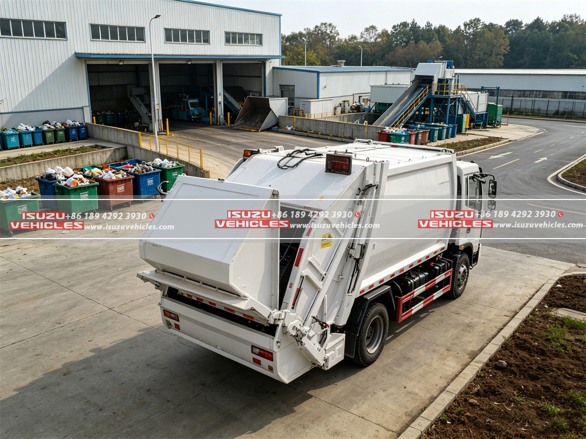 ISUZU 7 CBM Compactor Garbage Truck Back ISUZU 7 CBM Compactor Garbage Truck Back