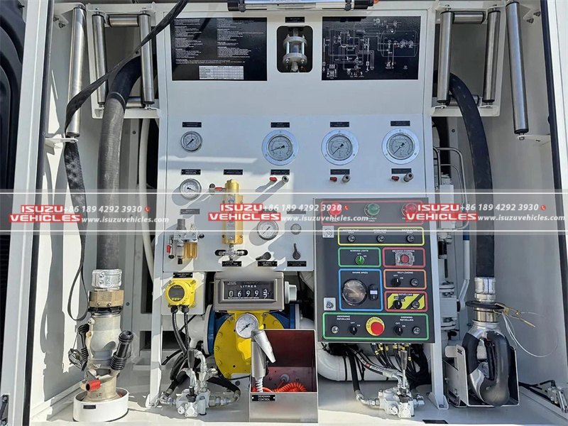 ISUZU 20000L Aircraft Refueller Truck (6)