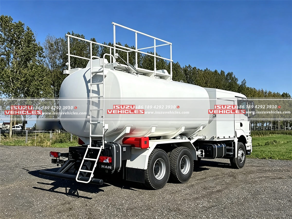 ISUZU 20000L Aircraft Refueller Truck Back ISUZU 20000L Aircraft Refueller Truck Back