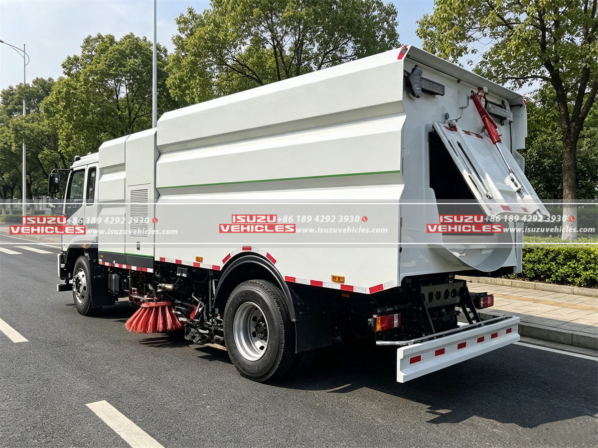 ISUZU 4 CBM Road Cleaning Sweeper Truck Back ISUZU 4 CBM Road Cleaning Sweeper Truck Back