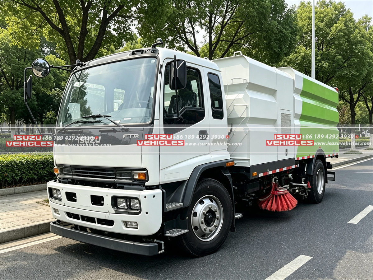 ISUZU 4 CBM Road Cleaning Sweeper Truck ISUZU 4 CBM Road Cleaning Sweeper Truck