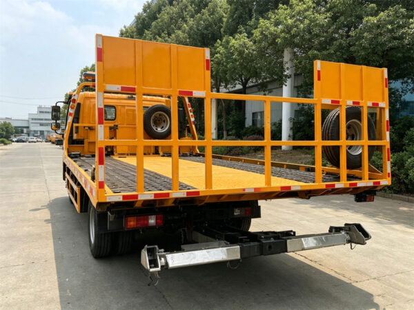 ISUZU 5 Ton Flatbed Recovery Truck Back
