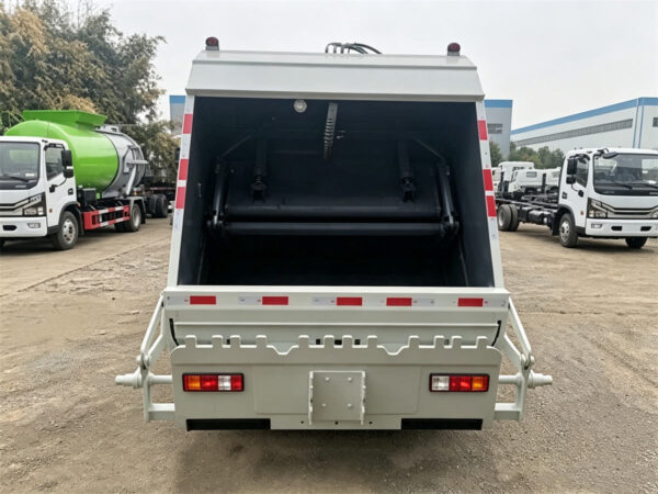 ISUZU 6 CBM Compactor Garbage Truck Rear