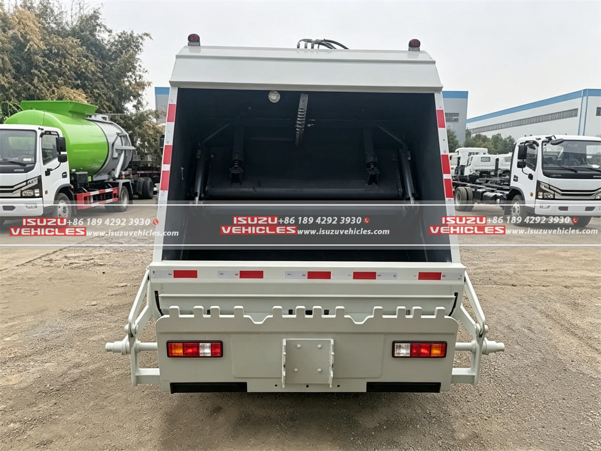 ISUZU 6 CBM Compactor Garbage Truck Rear ISUZU 6 CBM Compactor Garbage Truck Rear