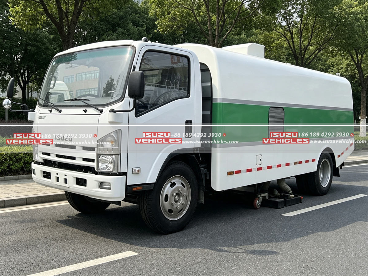 ISUZU 6 CBM Dry Sweeper Truck ISUZU 6 CBM Dry Sweeper Truck