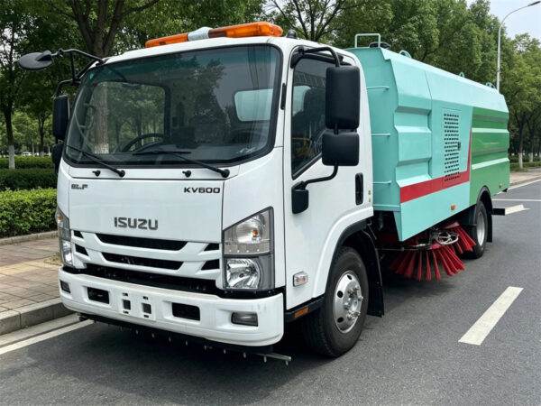 ISUZU 7 CBM Sweeping Truck