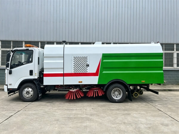 ISUZU 7 CBM Sweeping Truck Body view