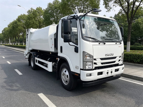 ISUZU 8 CBM Compactor Garbage Truck Right View