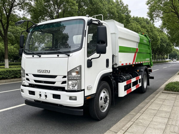 ISUZU 8 CBM Compactor Garbage Truck Tractor