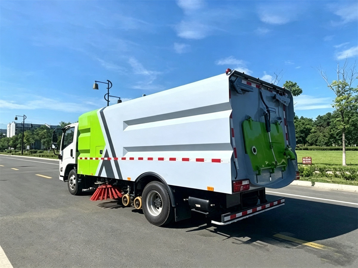 ISUZU 8 CBM Street Scrubber Sweeper Truck Rear Back Left ISUZU 8 CBM Street Scrubber Sweeper Truck Rear Back Left