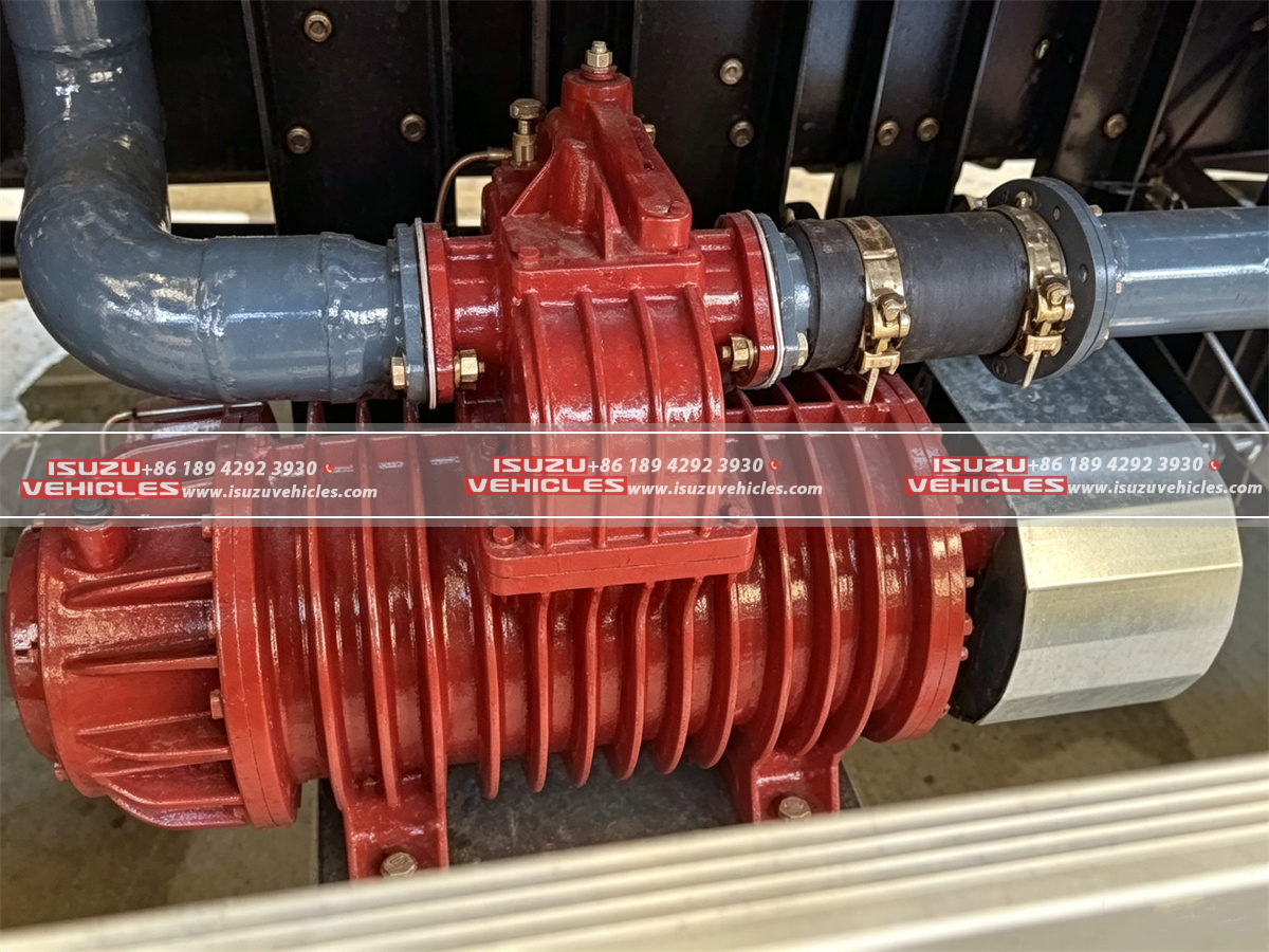 ISUZU 8000L Combined Jetting Vacuum Truck Details ISUZU 8000L Combined Jetting Vacuum Truck Details