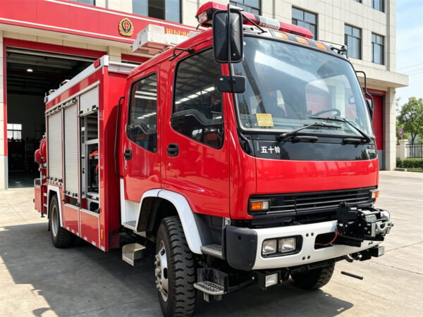 ISUZU 8M Rescue Fire Truck