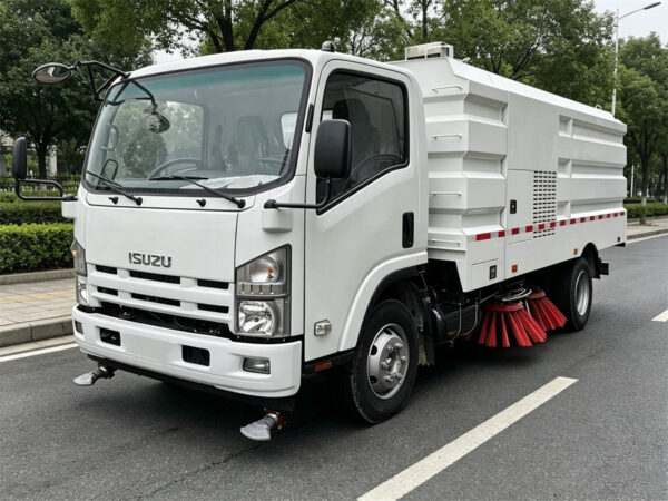 ISUZU 9 CBM Sweeper Truck