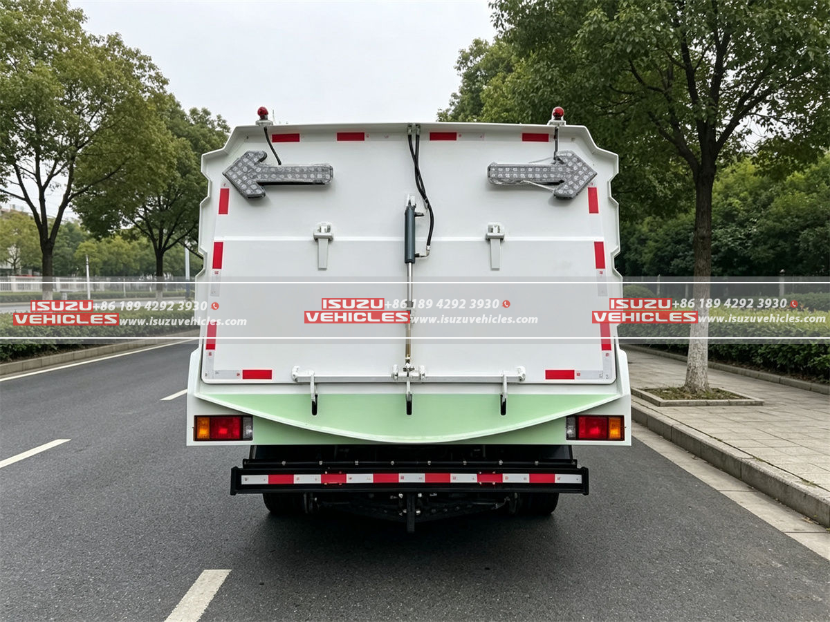ISUZU 9 CBM Sweeper Truck Rear View ISUZU 9 CBM Sweeper Truck Rear View
