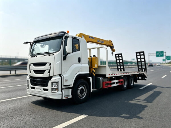 ISUZU 12 Ton Flatbed Truck Mounted Crane