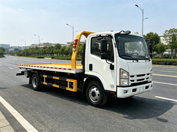 ISUZU 3 Ton Flatbed Wrecker Truck